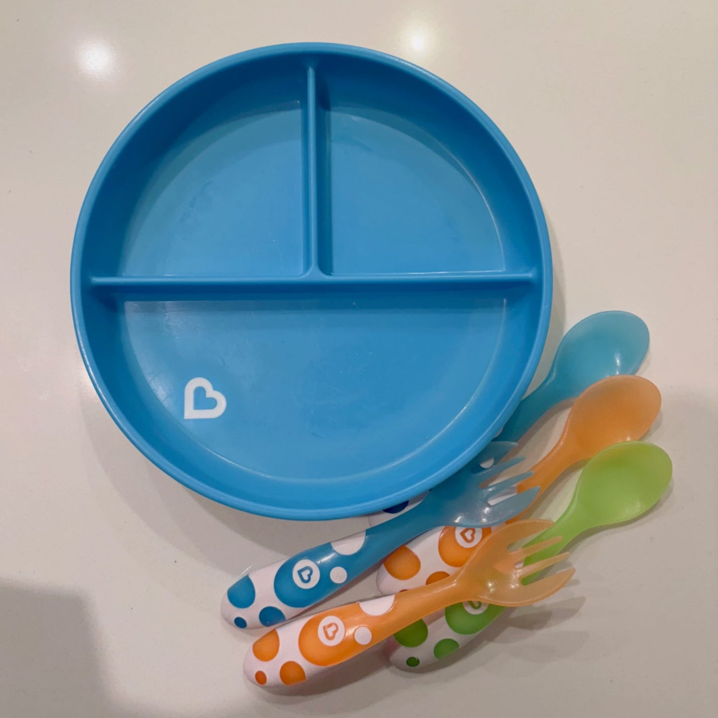 MUNCHKIN divided suction plate and cutlery bundle
