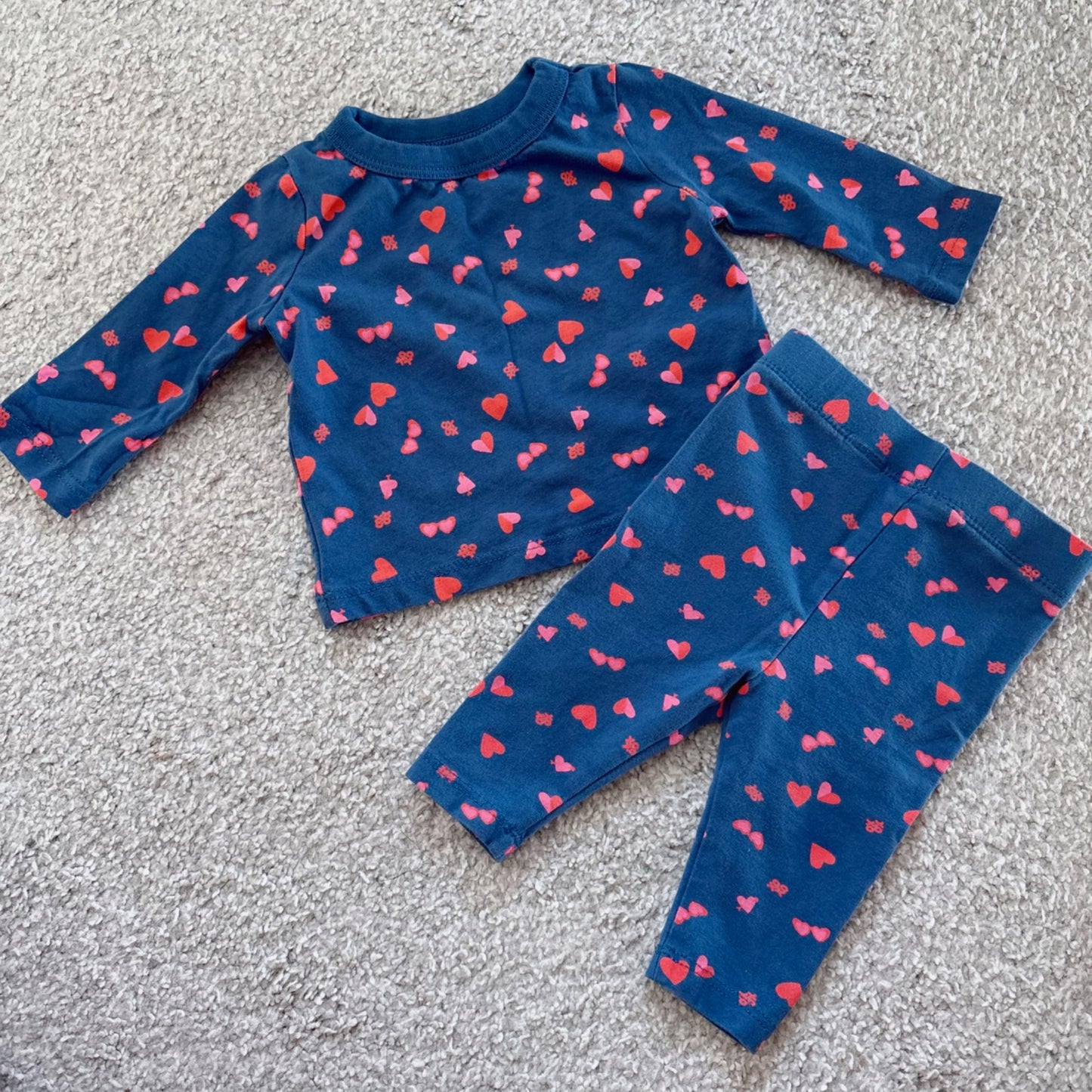NWOT Joe Fresh baby hearts long sleeve top and pants set, Kids 3 Month (0-3M)