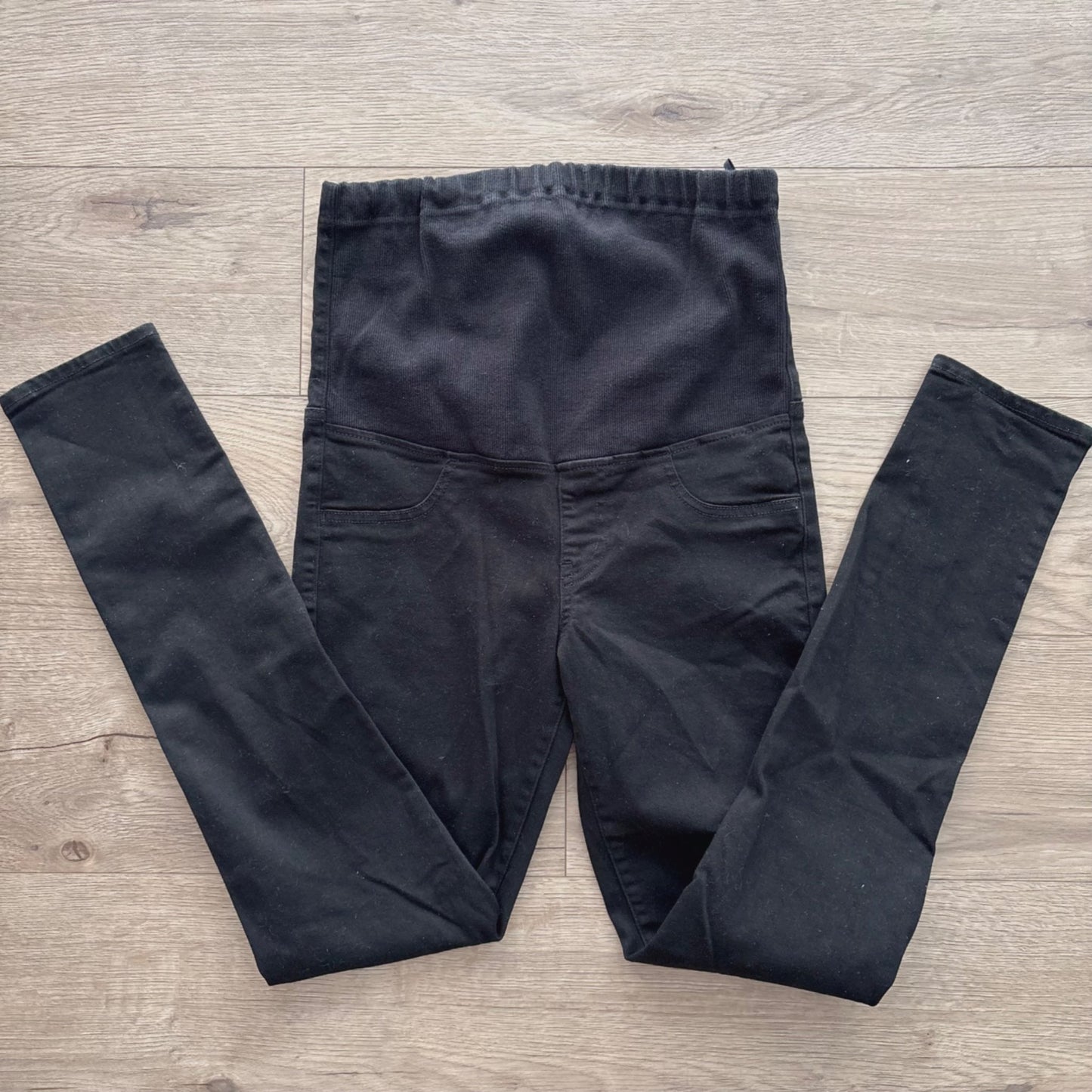 UNIQLO maternity black stretch jeans, Maternity S (4-6)