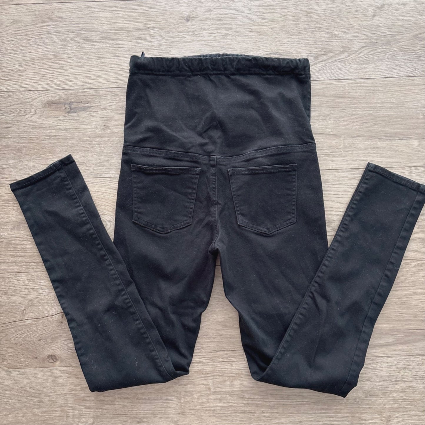 UNIQLO maternity black stretch jeans, Maternity S (4-6)