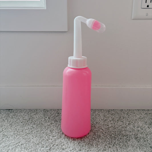 Perineal bottle for postpartum care, 500mL portable handheld upside down peri bottle