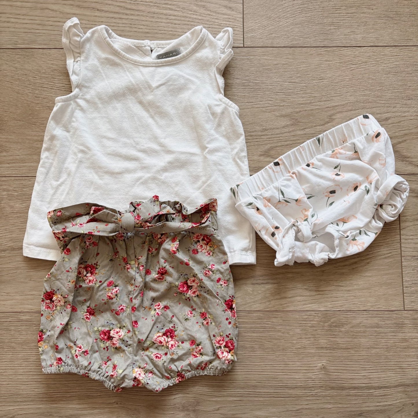 Toddler girls sleeveless top and shorts bundle, Kids 18 Month (12-18M)