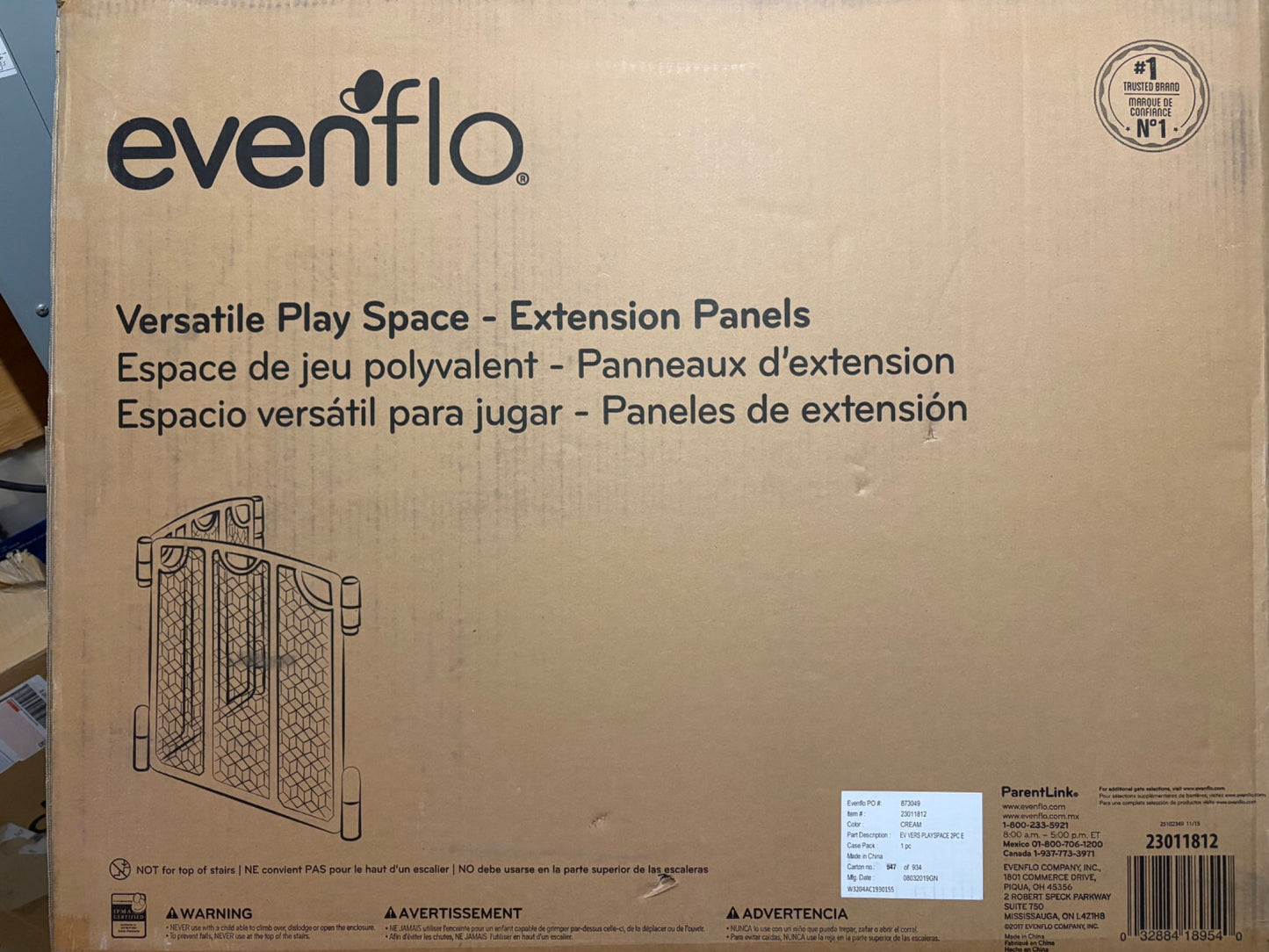 EVENFLO indoor/outdoor play space (6-panel adjustable play area + 2-panel extension)