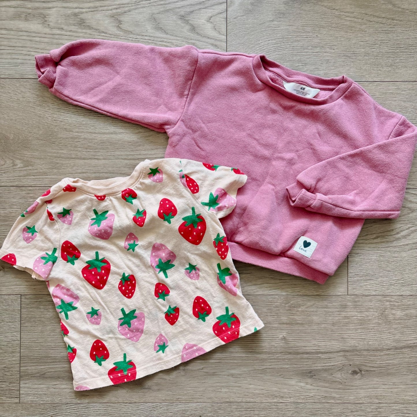 Girls H&M sweatshirt & OLD NAVY tee bundle, Kids 4/4T