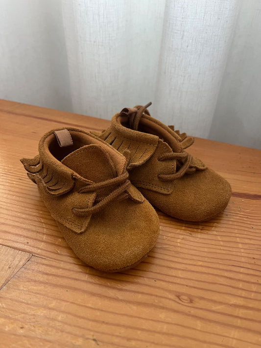 Baby Gap Faux Suede Moccasins (12-18 months), Shoes 5 (Walkers:12-24 mth)