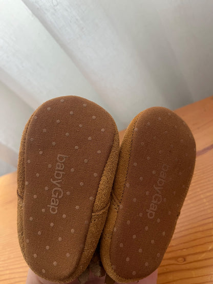 Baby Gap Faux Suede Moccasins (12-18 months), Shoes 5 (Walkers:12-24 mth)