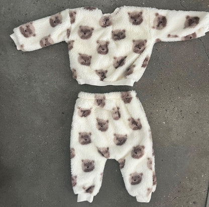 Gap Baby Sherpa Brannan Bear 2-Piece Outfit (Retail $60), Kids 12 Month (9-12M)