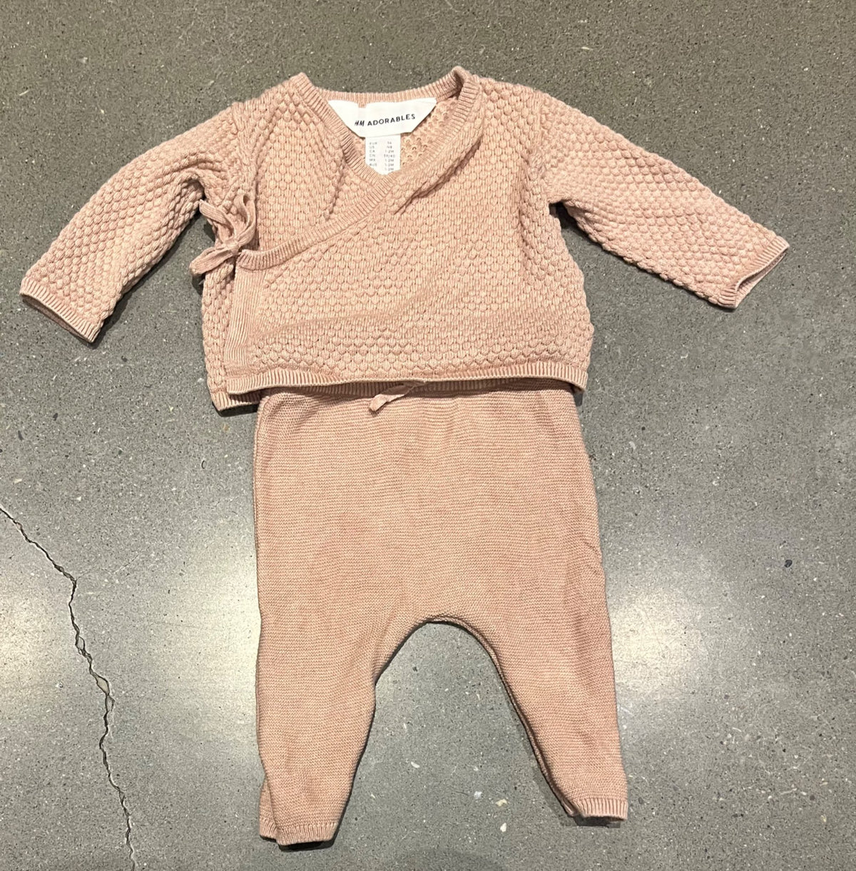 H&M Adorables Knit Set (Retail $55), Kids 3 Month (0-3M)