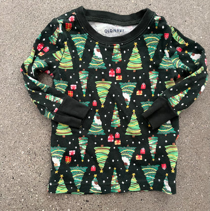 Old Navy Christmas Two Piece pajamas / PJs, Kids 18 Month (12-18M)