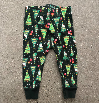 Old Navy Christmas Two Piece pajamas / PJs, Kids 18 Month (12-18M)