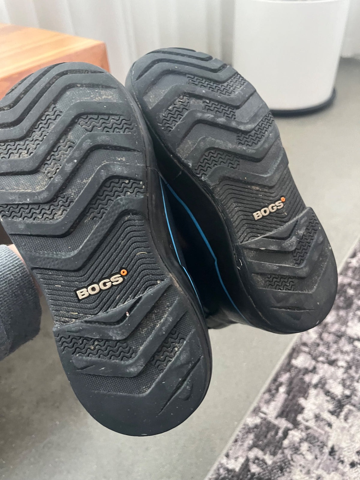 Bogs Classic Winter Boot (Retail $105), Shoes 1 (Kids:4-8yr)