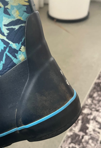 Bogs Classic Winter Boot (Retail $105), Shoes 1 (Kids:4-8yr)