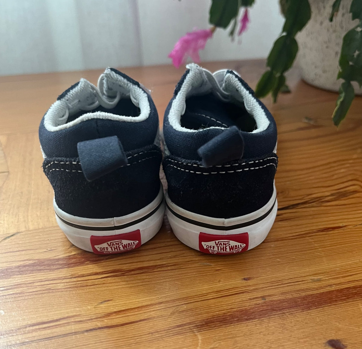 Vans Toddler Old Skool Elastic Lace sneakers, Shoes 7 (Walkers:12-24 mth)
