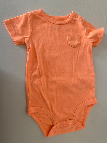 EUC Carter’s onesie bundle , Kids 9 Month (6-9M)