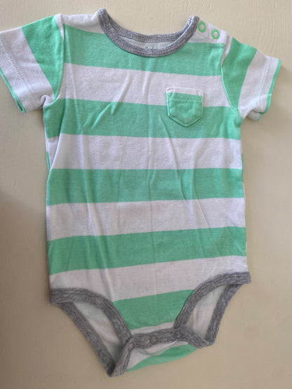 EUC Carter’s onesie bundle , Kids 9 Month (6-9M)