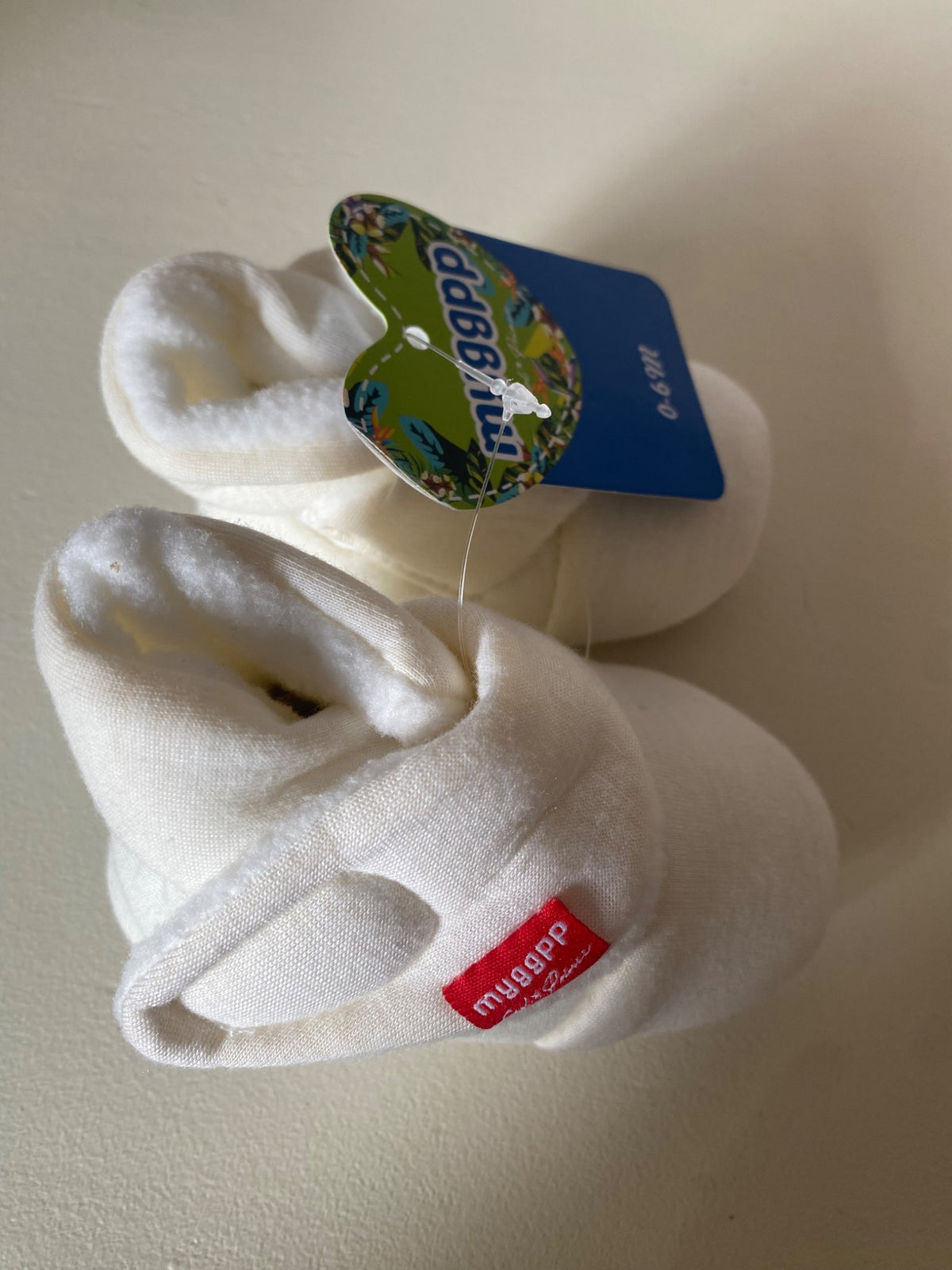 BNWT white  baby booties  0-6 month, Shoes 0 (Baby: 0-12 mth)