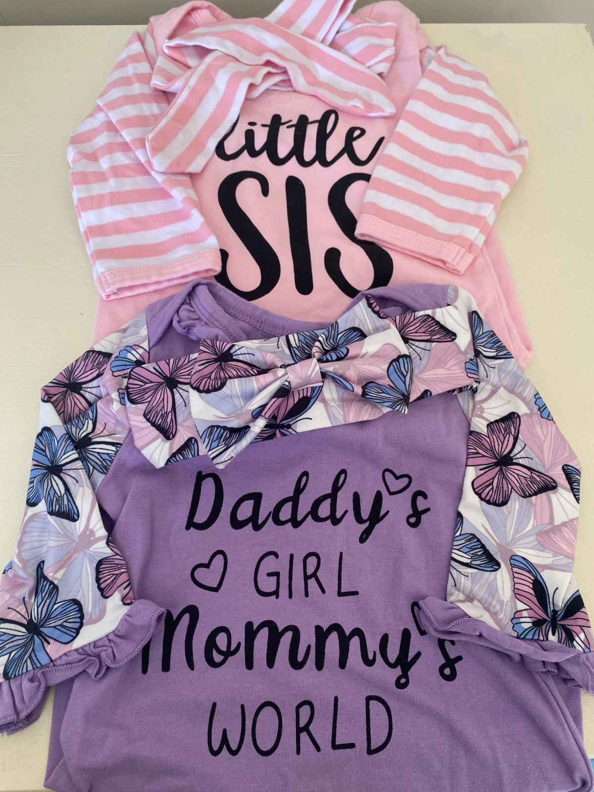BNWOT 6-12 month baby girl bundler sleepers with matching bows, Kids 9 Month (6-9M)