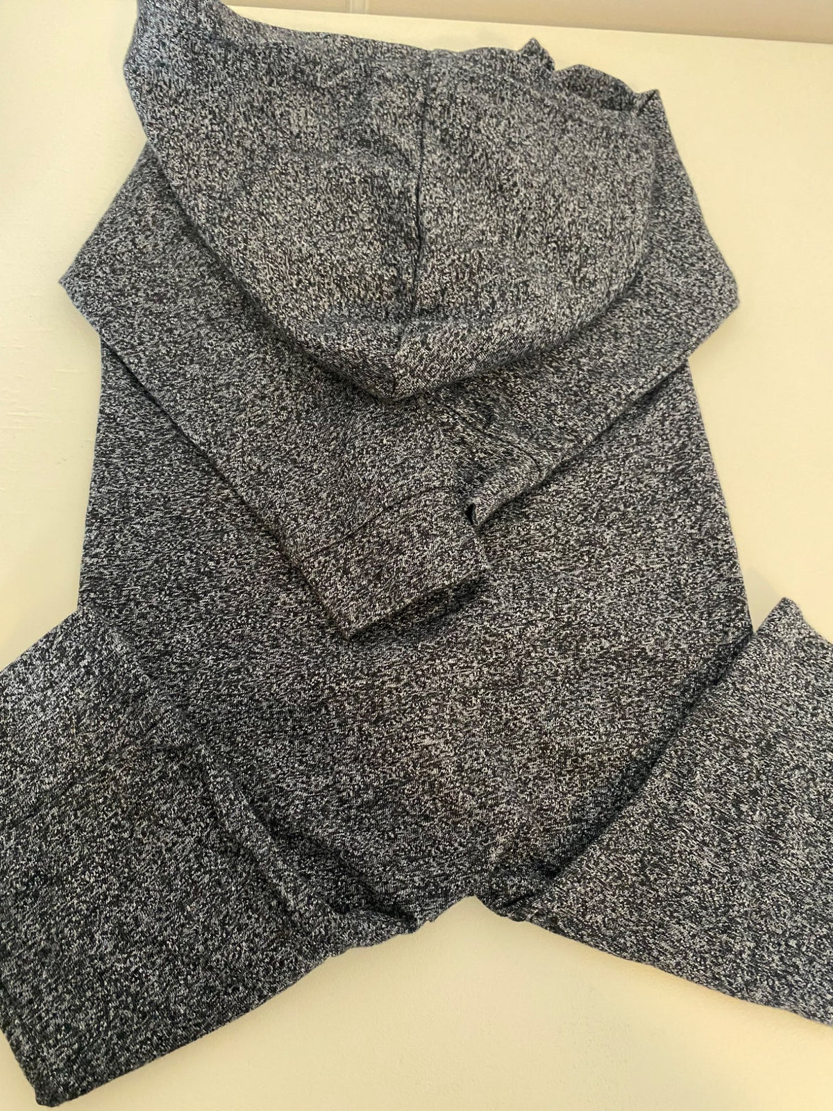 EUC long sleeved romper with hood, Kids 9 Month (6-9M)