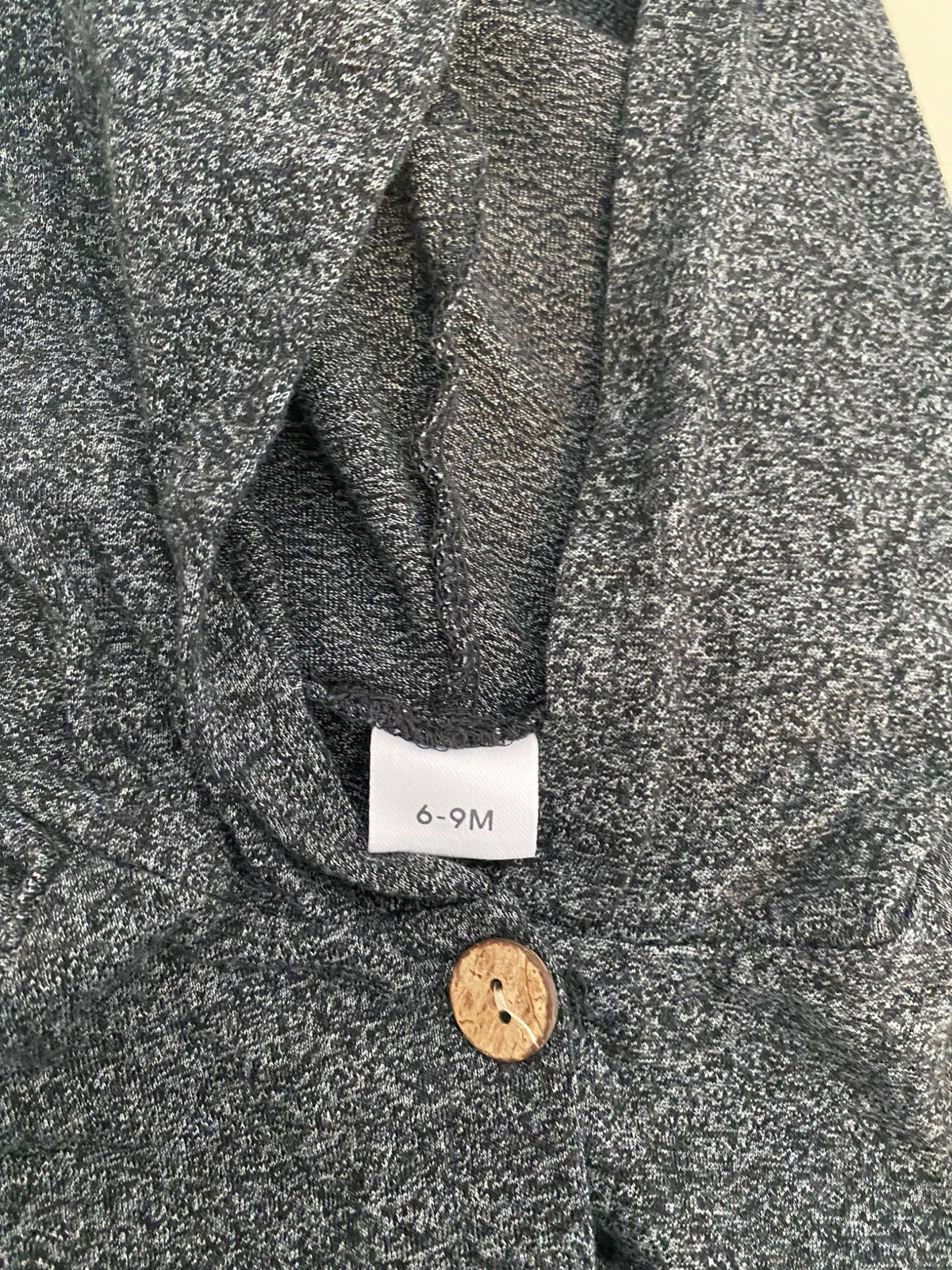 EUC long sleeved romper with hood, Kids 9 Month (6-9M)