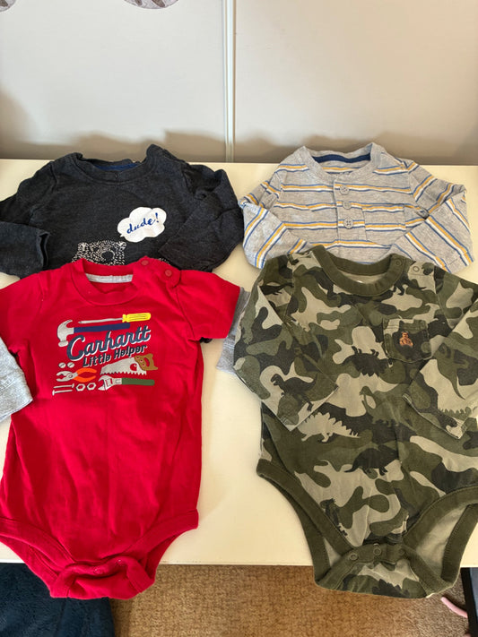 EUC 9 month long sleeved bodysuit bundle , Kids 9 Month (6-9M)