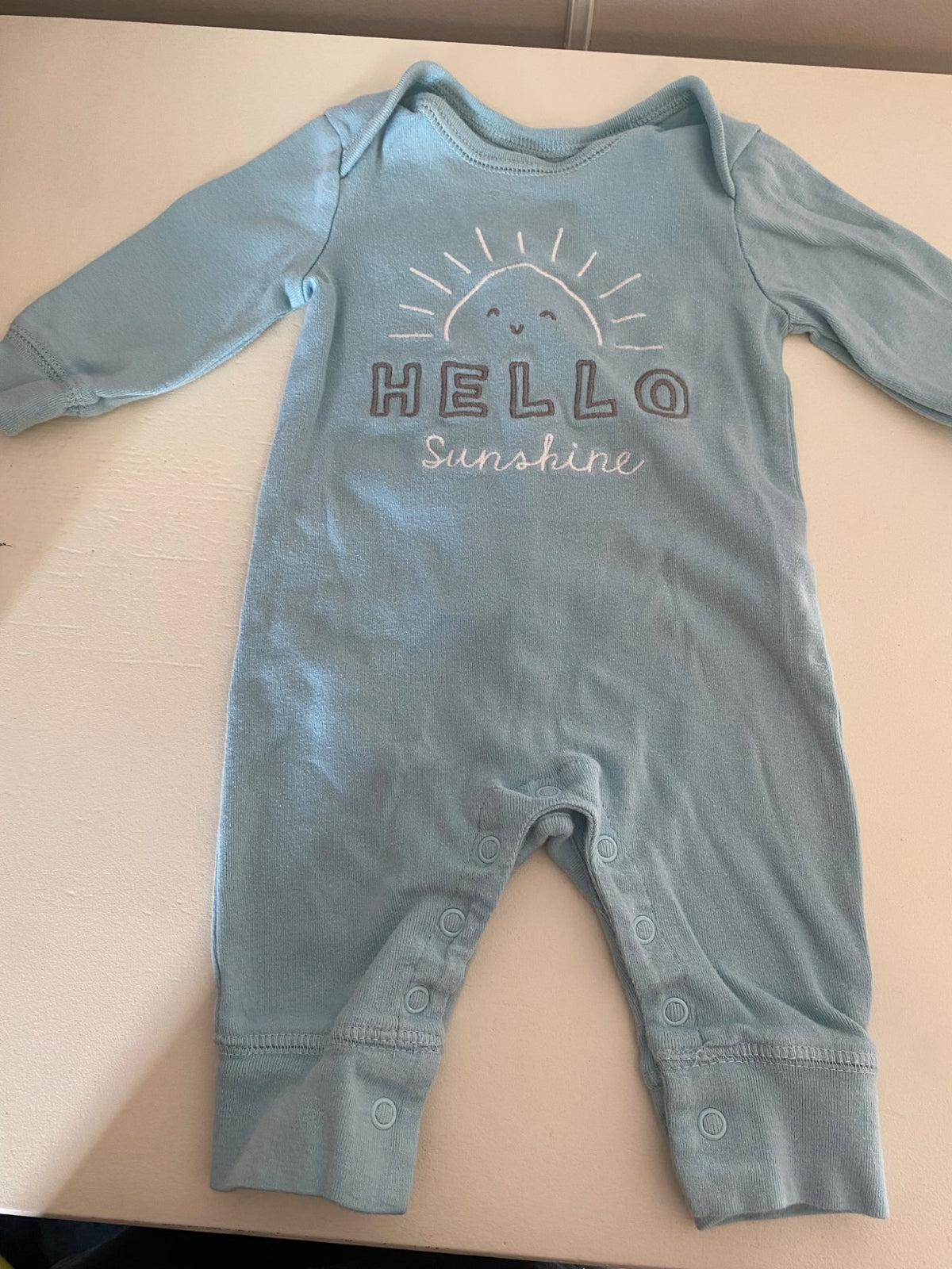 EUC Carters baby romper, Kids 3 Month (0-3M)