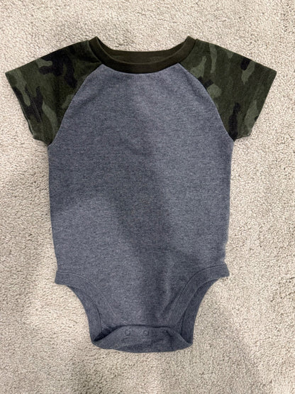 Old Navy 6-12M Camo Onesie, Kids 9 Month (6-9M)