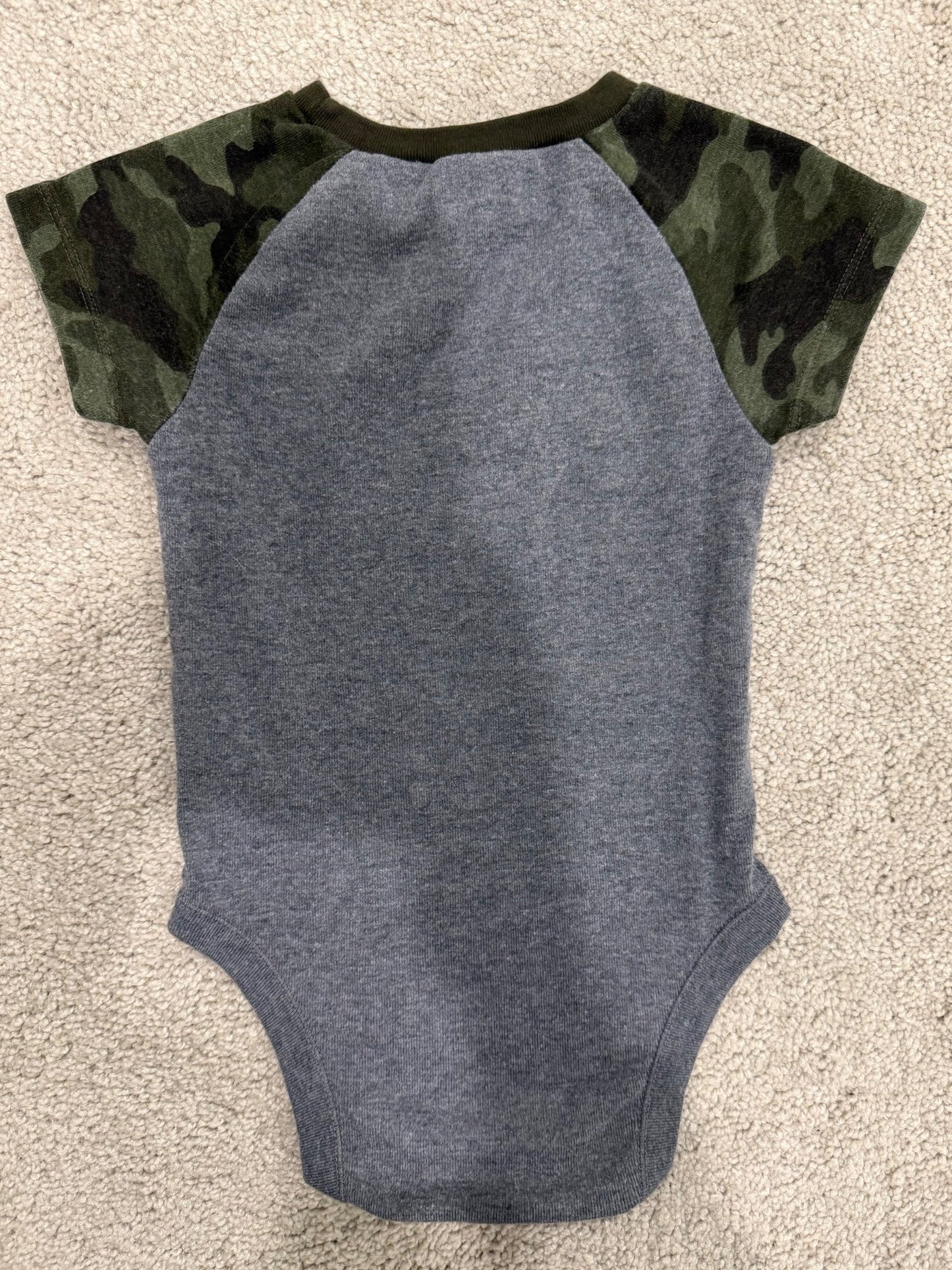 Old Navy 6-12M Camo Onesie, Kids 9 Month (6-9M)