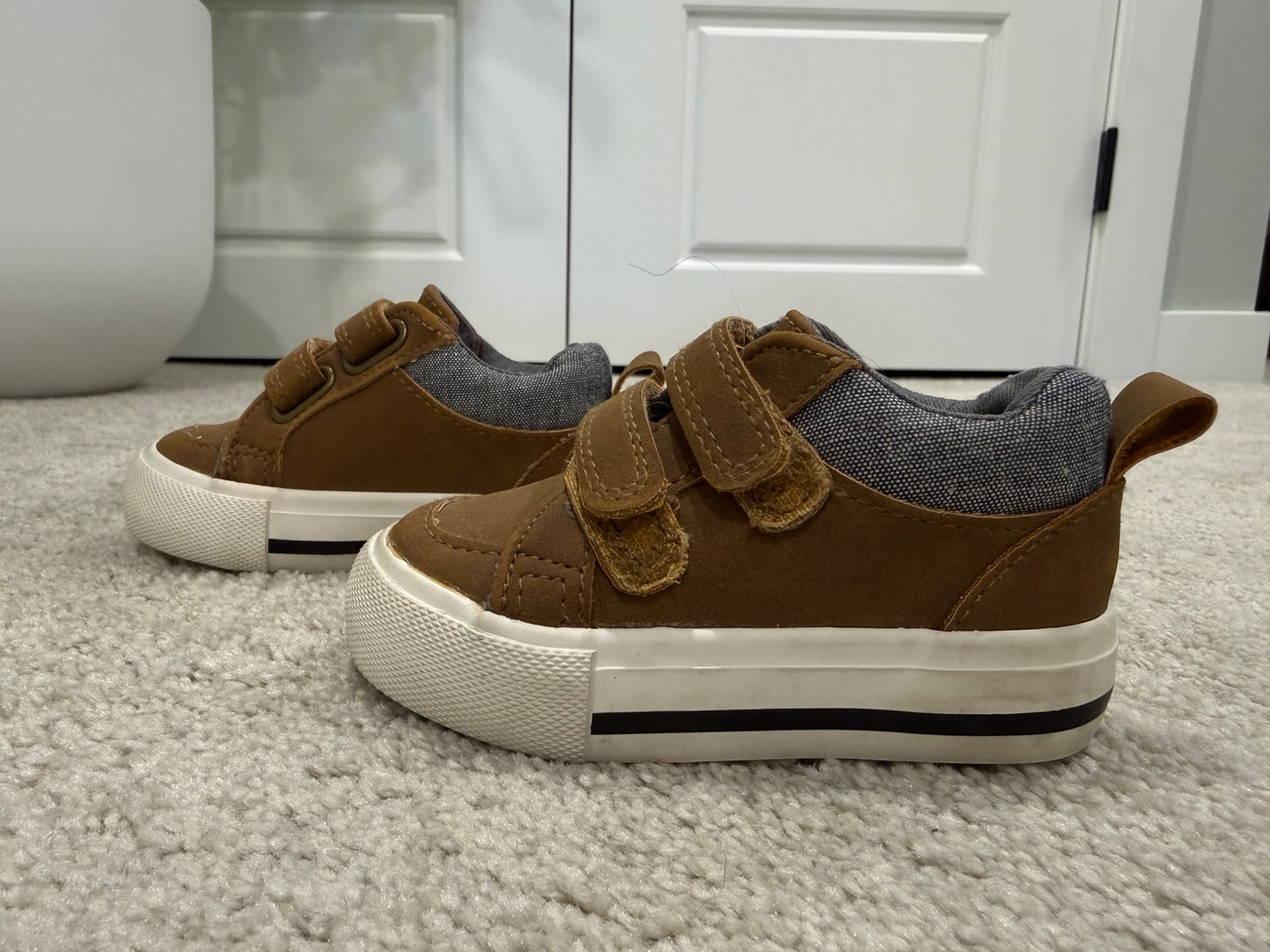 Joe Fresh 4T Sneakers, Shoes 4 (Baby: 0-12 mth)