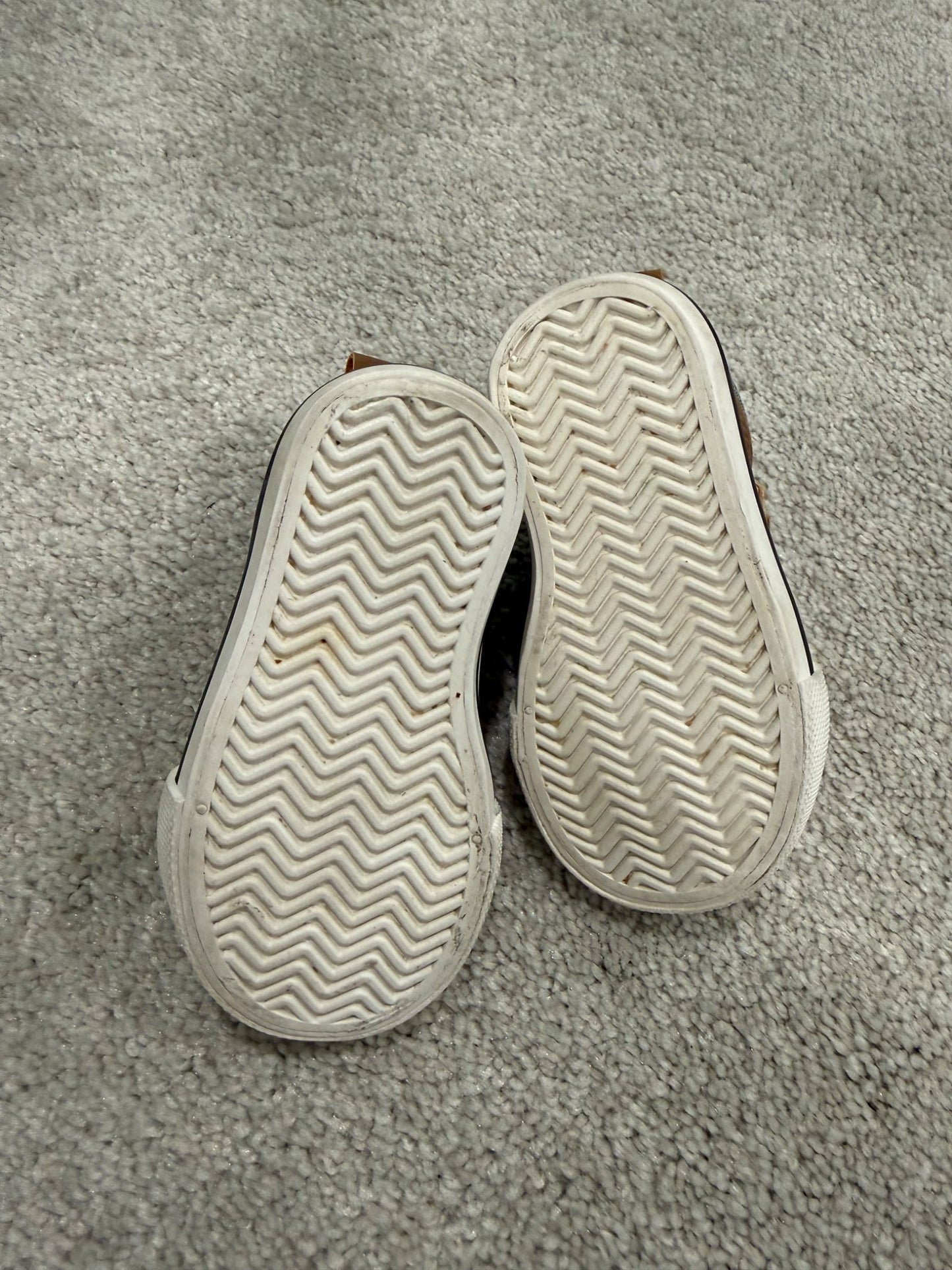 Joe Fresh 4T Sneakers, Shoes 4 (Baby: 0-12 mth)