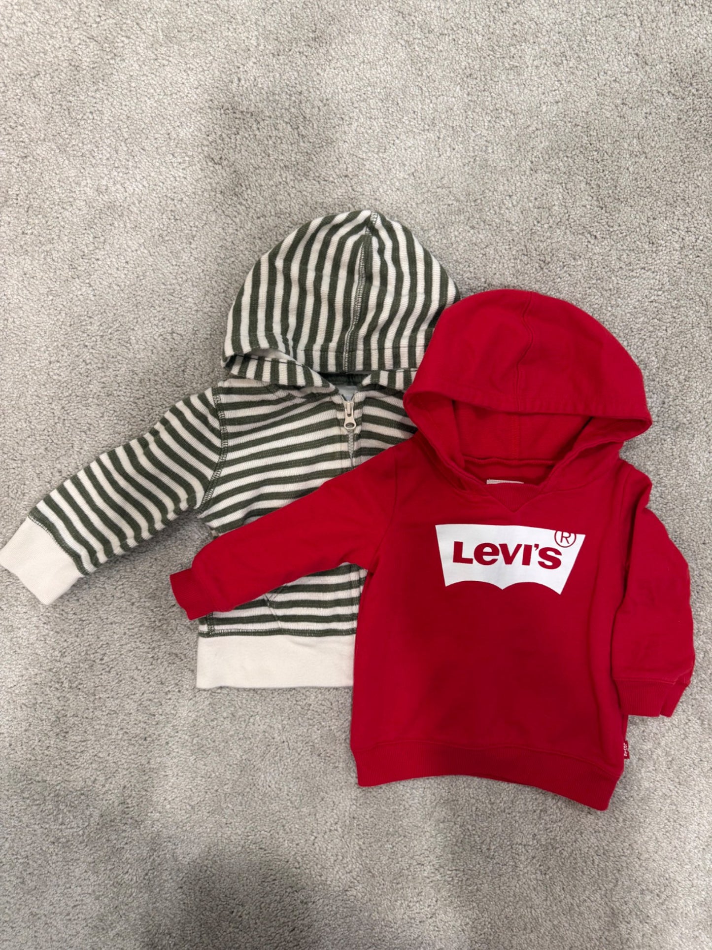 2 Pack of 6-12M Sweaters; Baby Gap and Levi’s, Kids 9 Month (6-9M)