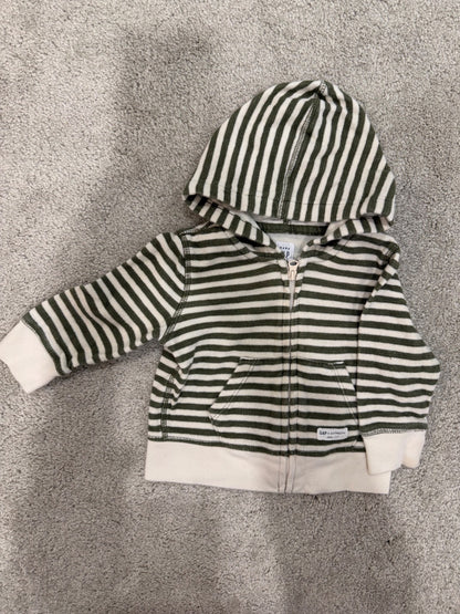 2 Pack of 6-12M Sweaters; Baby Gap and Levi’s, Kids 9 Month (6-9M)