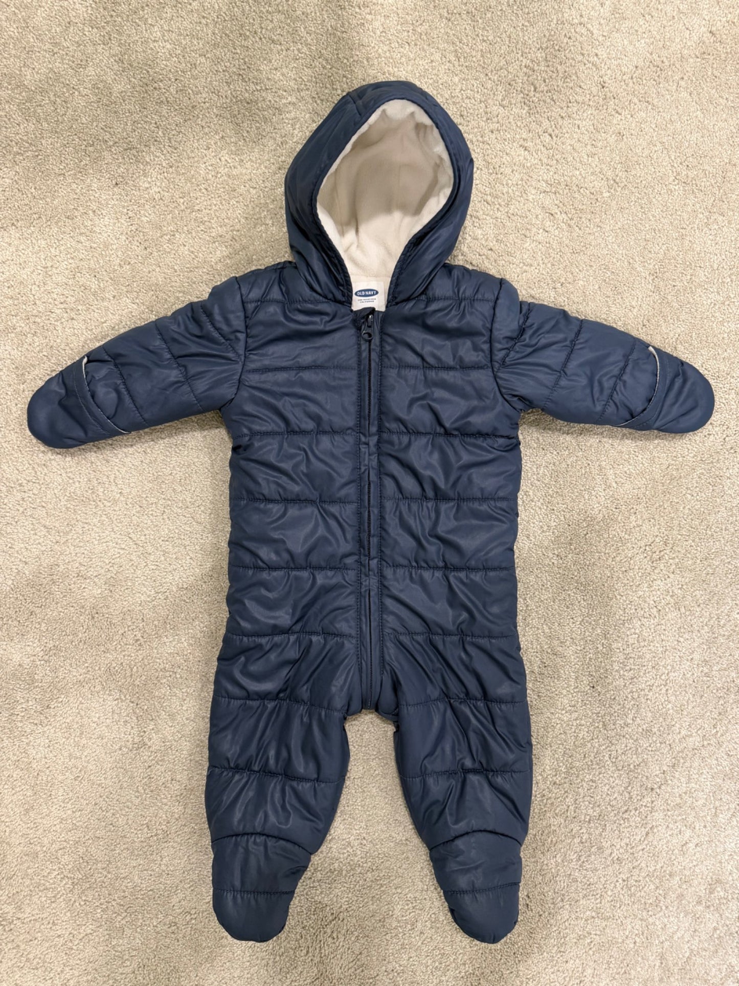 Old Navy 6-12M Snowsuit; Retail $59.99, Kids 12 Month (9-12M)