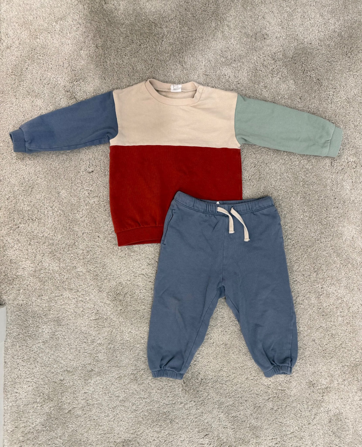 12M H&M Sweater/Jogger Set, Kids 12 Month (9-12M)