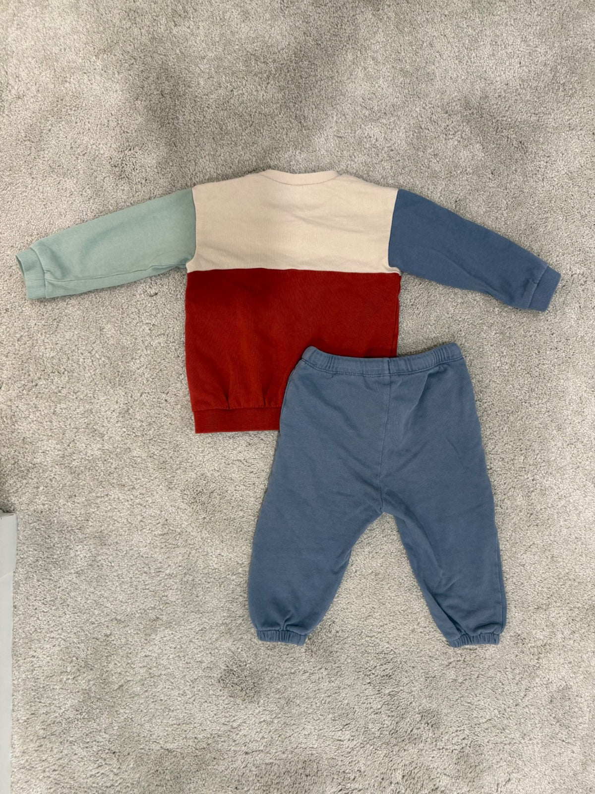 12M H&M Sweater/Jogger Set, Kids 12 Month (9-12M)