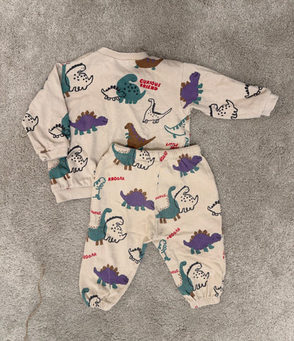 12M H&M Sweater/Jogger Set (Dino theme)