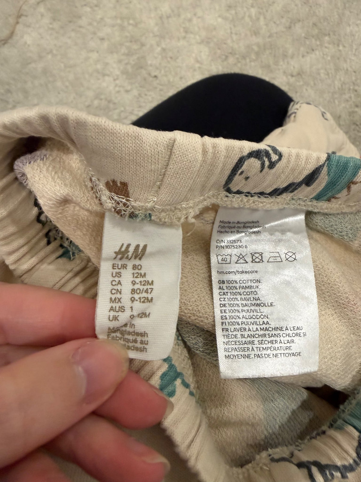 12M H&M Sweater/Jogger Set (Dino theme)