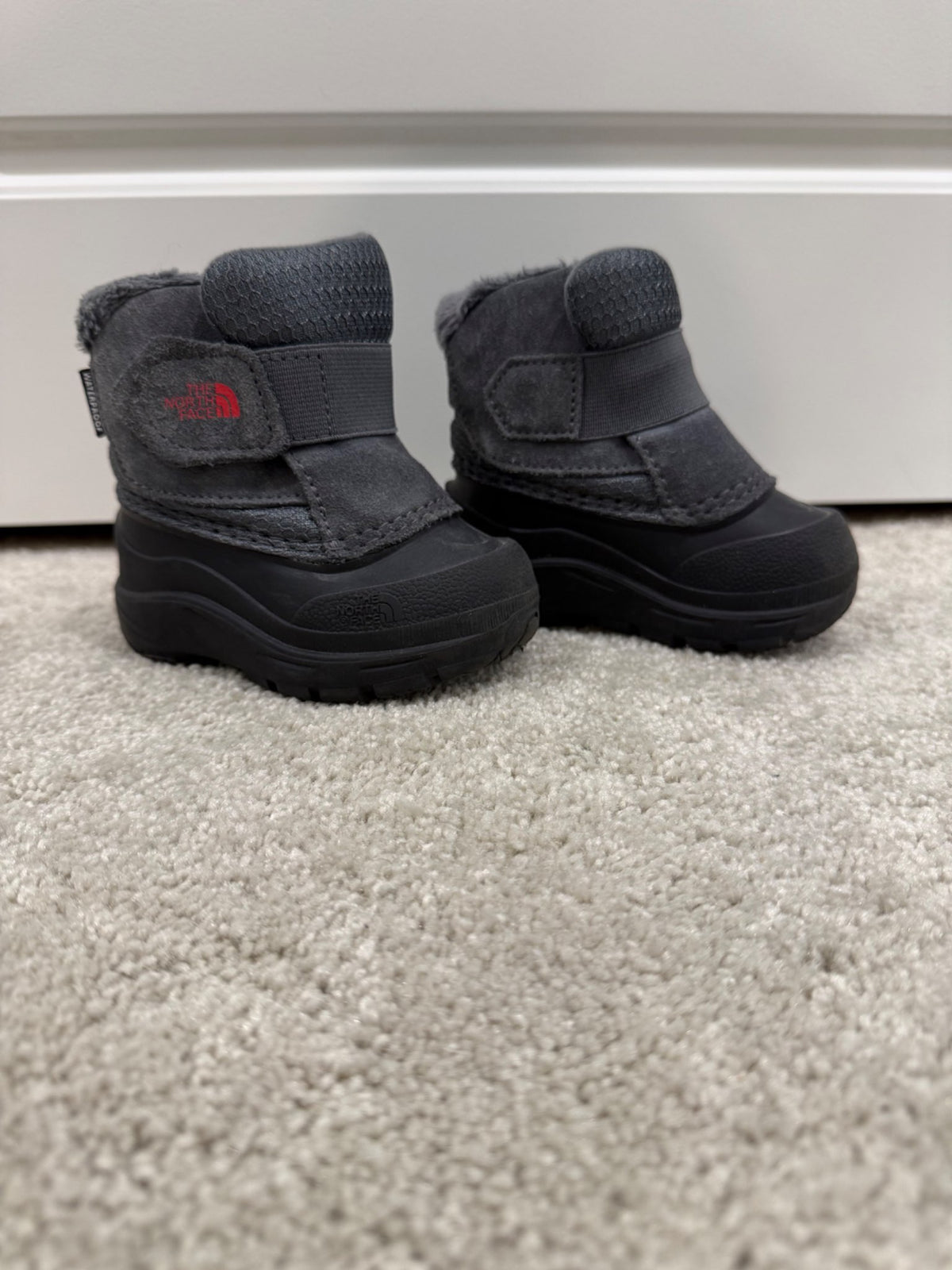 The North Face Toddler Alpenglow II Boots size 4; retail $52-80, Shoes 4 (Baby: 0-12 mth)