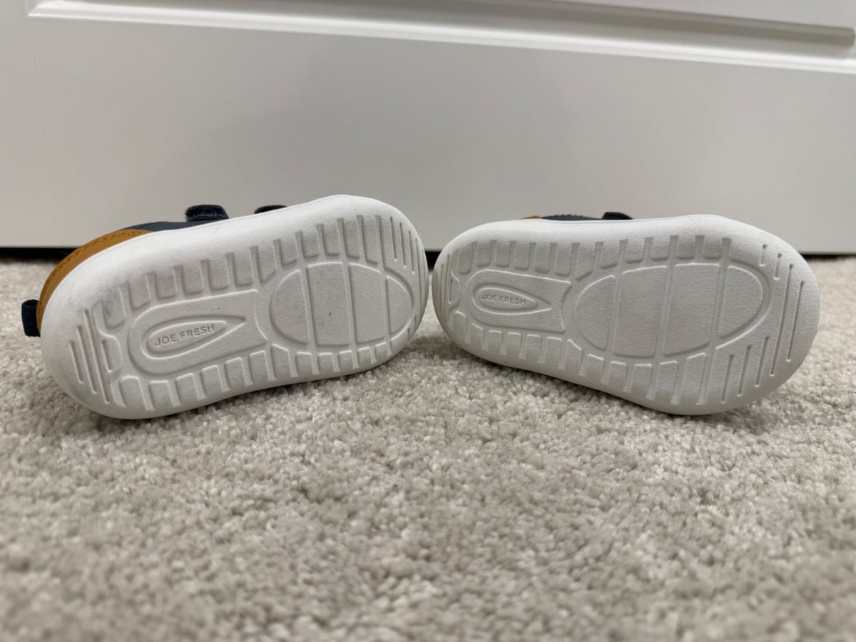 Joe Fresh Baby Boys’ Casual Sneakers, size 4, retail $15, Shoes 4 (Baby: 0-12 mth)