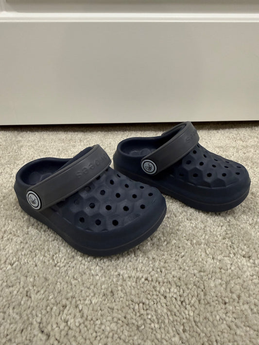 Joybees Varsity Clogs, Baby size 4, retail $21.99-$45.95, Shoes 4 (Baby: 0-12 mth)