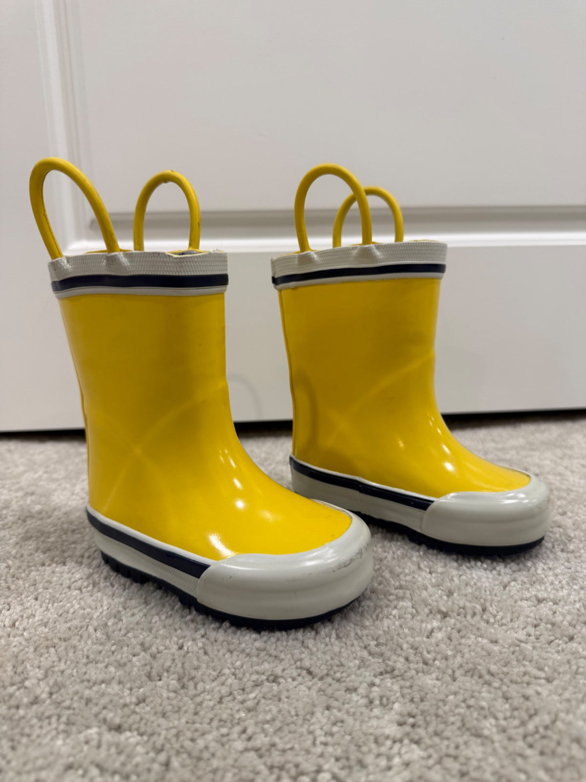 Joe Fresh Toddler Boys’ Rubber Rain Boots, size 4. Retail $24, Shoes 4 (Baby: 0-12 mth)
