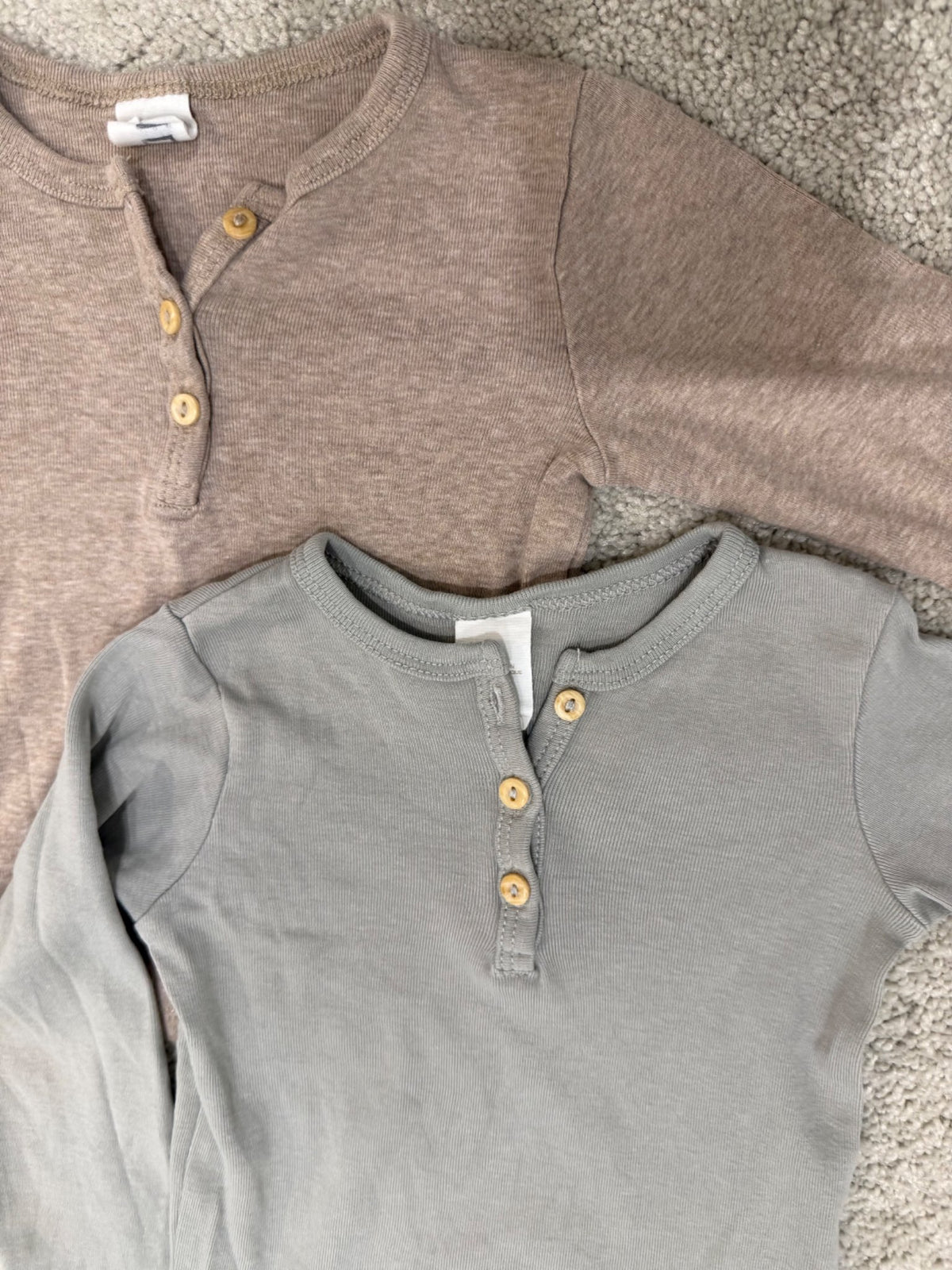 2-Pack H&M Long-Sleeve Henley Shirts, size 12M, retail $27.99, Kids 12 Month (9-12M)