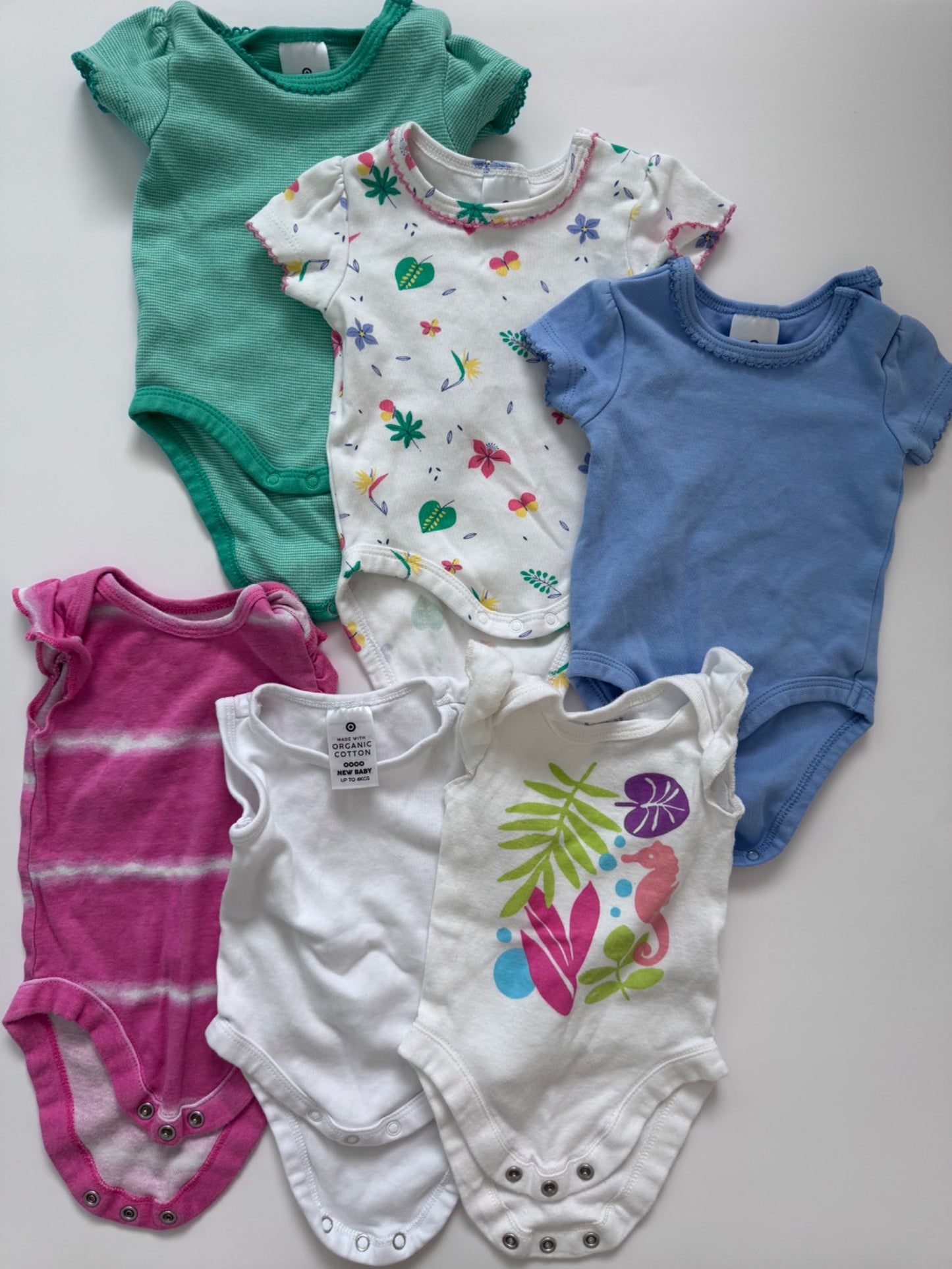 Set of 6 newborn body suits with sleeves and without , Kids Newborn