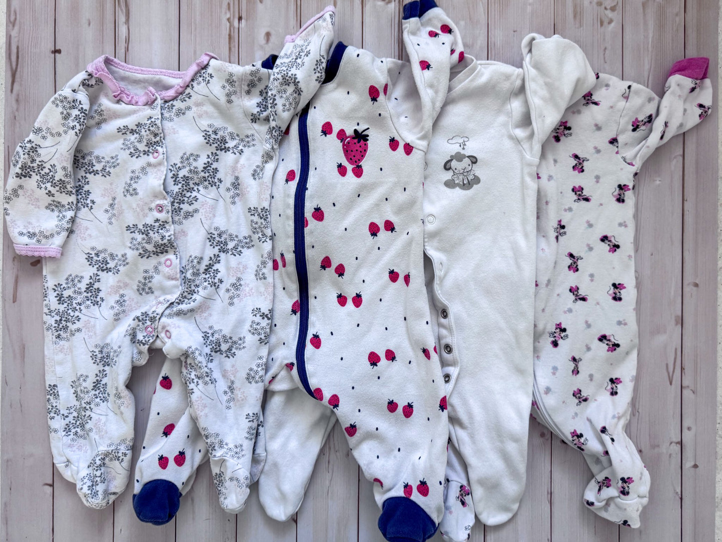 4 little girls footed sleepers , Kids 3 Month (0-3M)