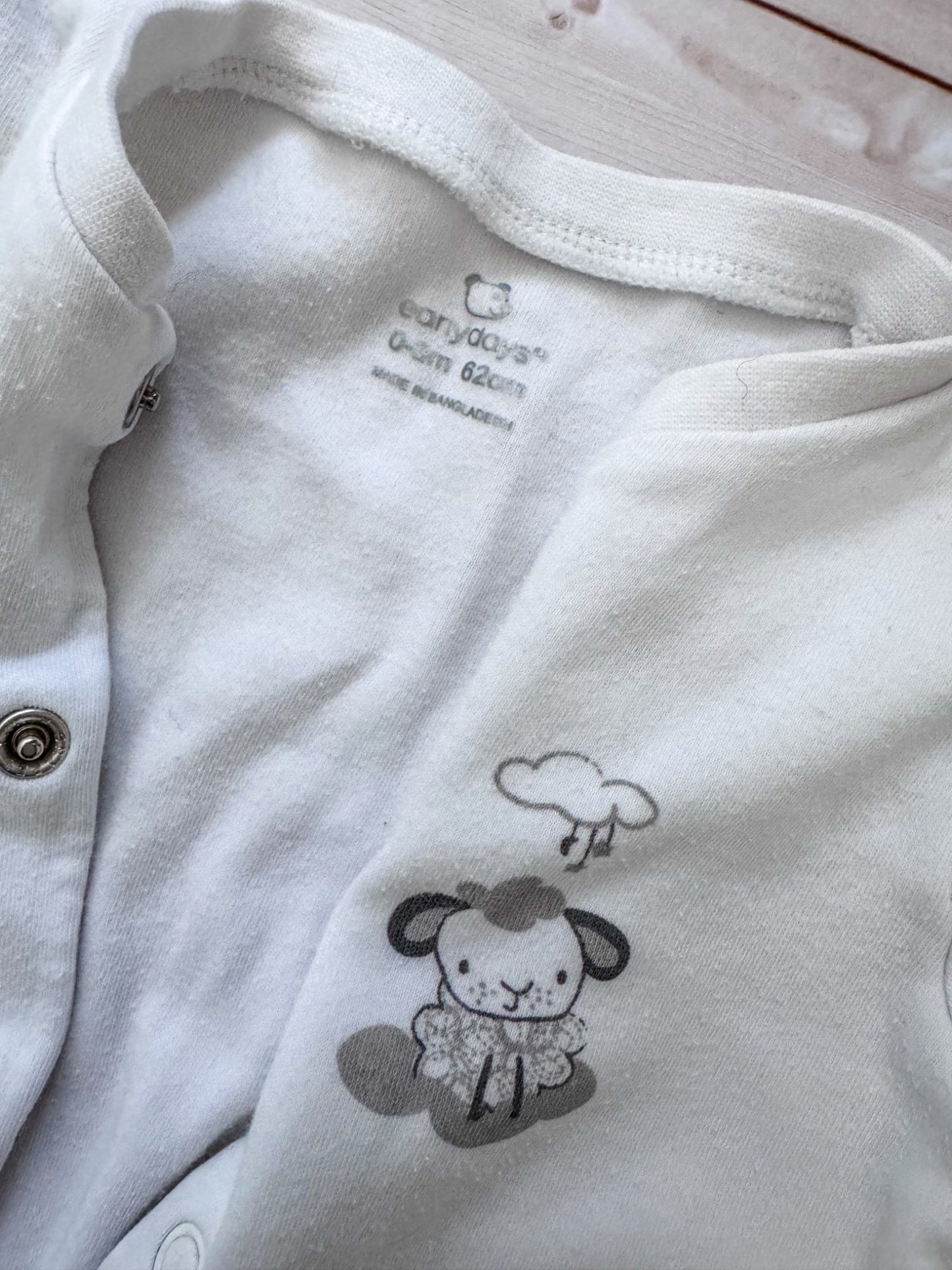 4 little girls footed sleepers , Kids 3 Month (0-3M)
