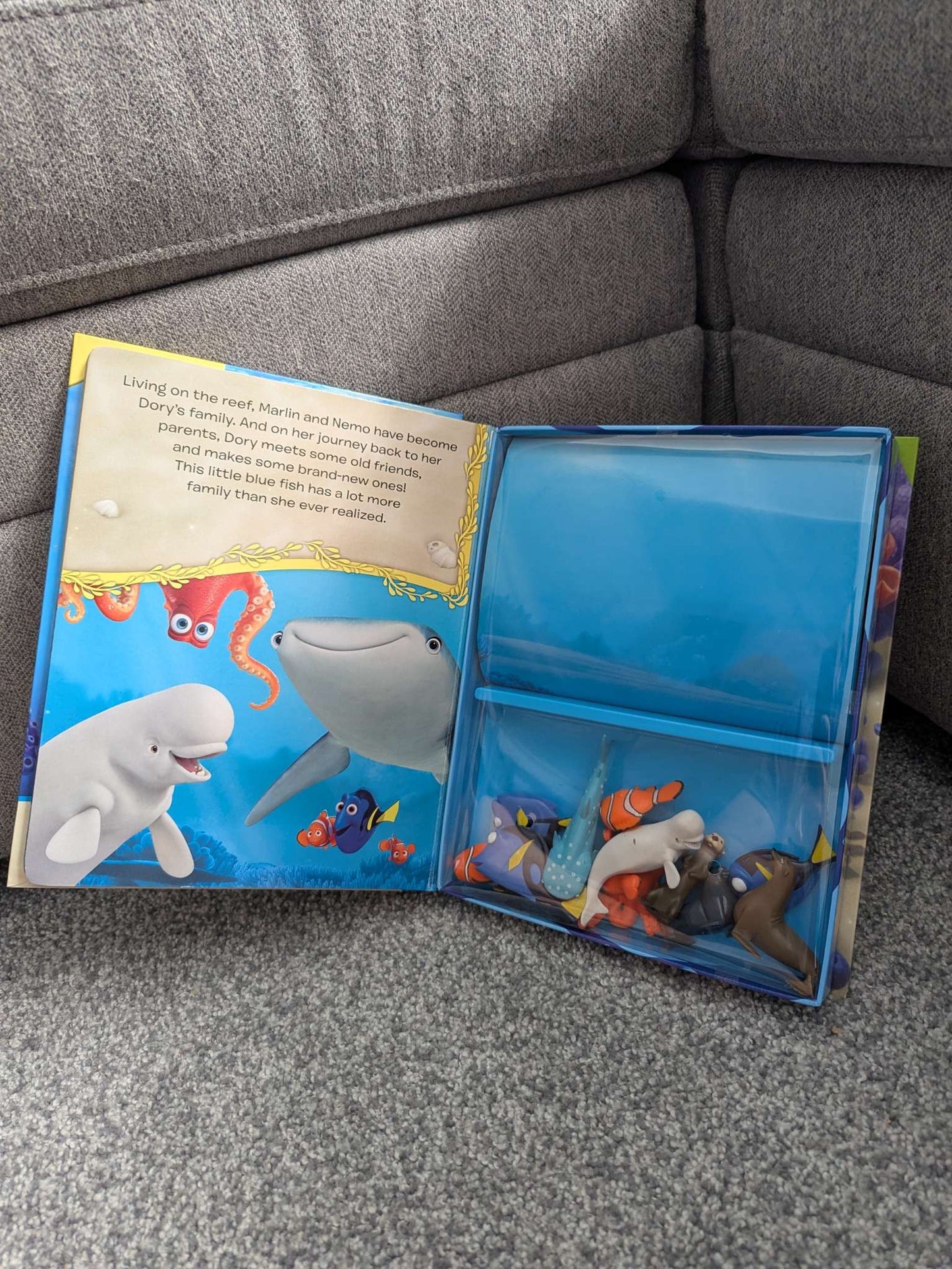 Dory Story Book with figurines