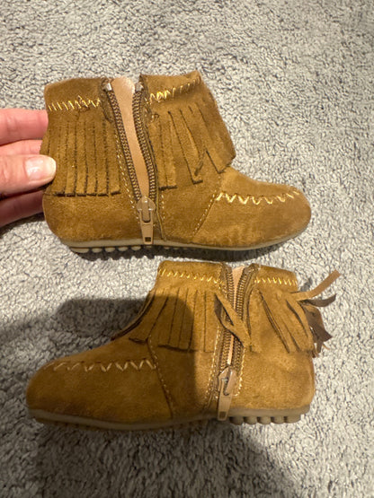 Boots, Shoes 8 (Toddler:2-4yr)