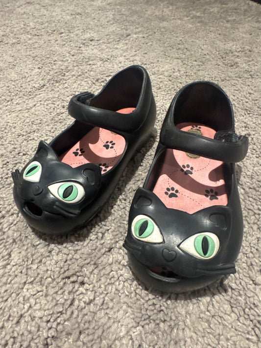 Closed toed sandals, Shoes 7 (Walkers:12-24 mth)