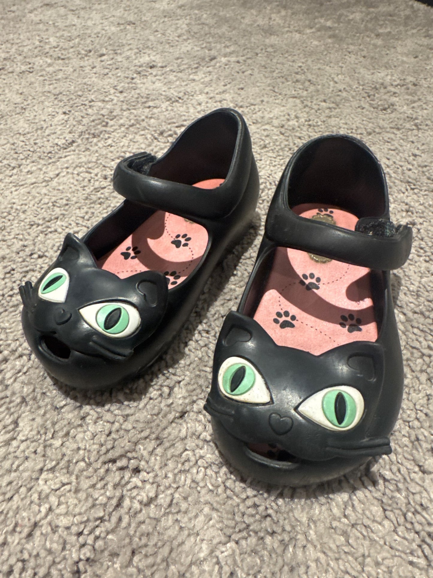 Closed toed sandals, Shoes 7 (Walkers:12-24 mth)