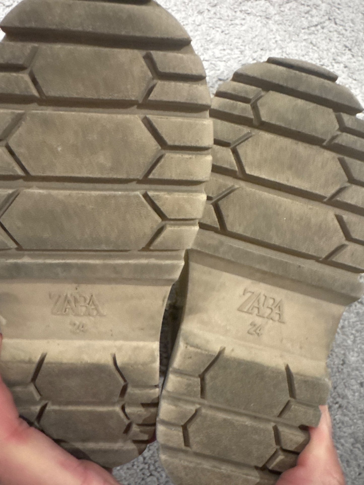 Zara boots, Shoes 8 (Toddler:2-4yr)