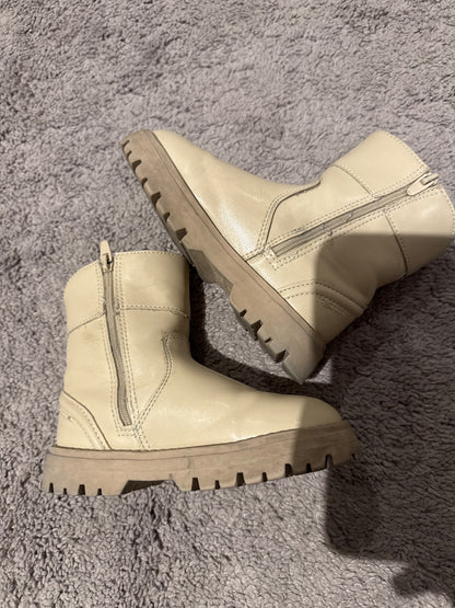 Zara boots, Shoes 8 (Toddler:2-4yr)